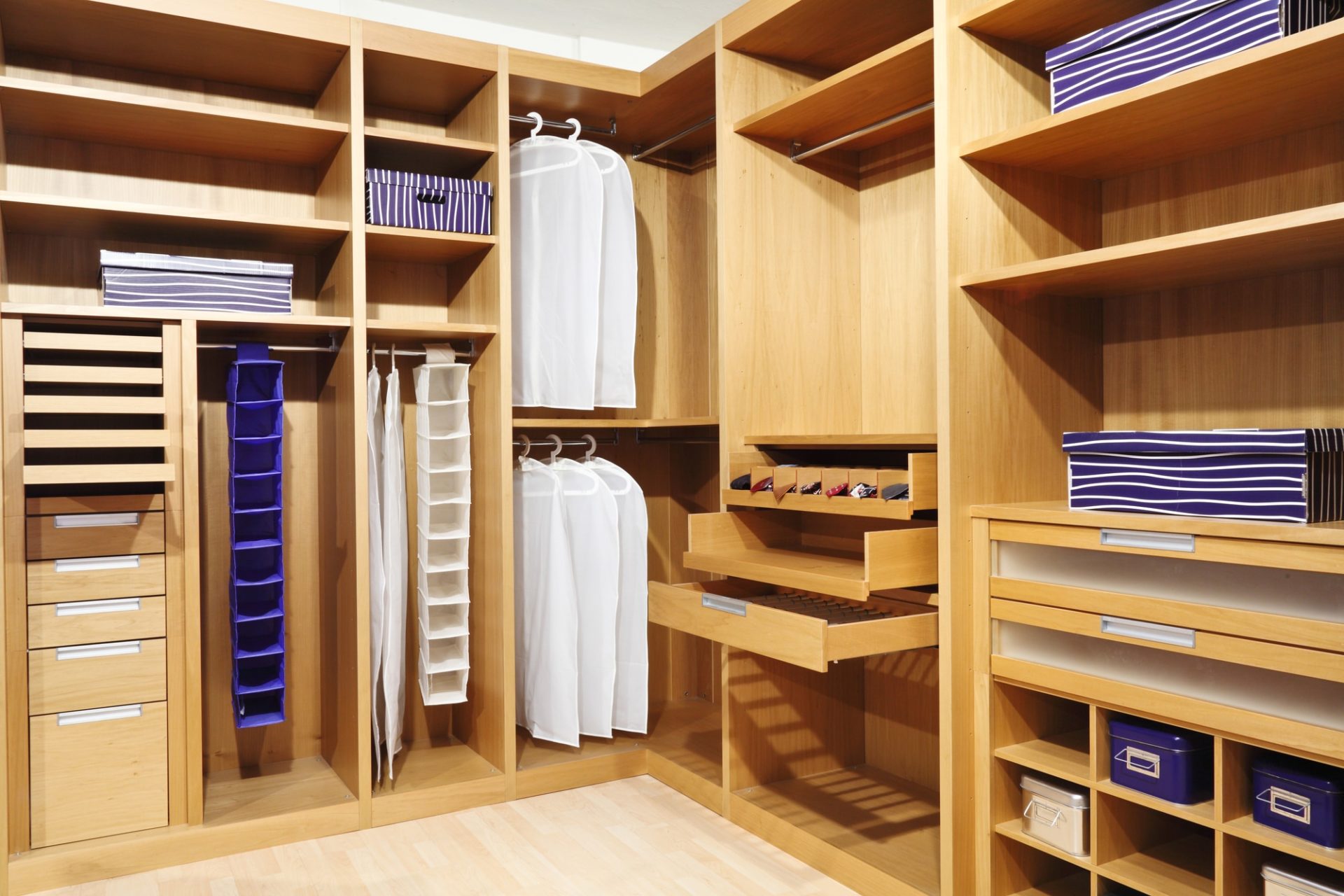 Depositphotos Wood closet