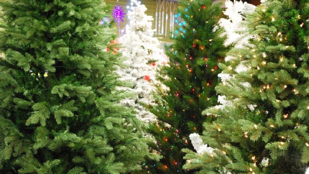 Christmas trees put on display in U.S. cities draw mockery and comparisons  to 2020