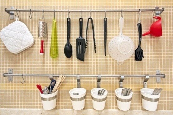 Hanging rod kitchen storage