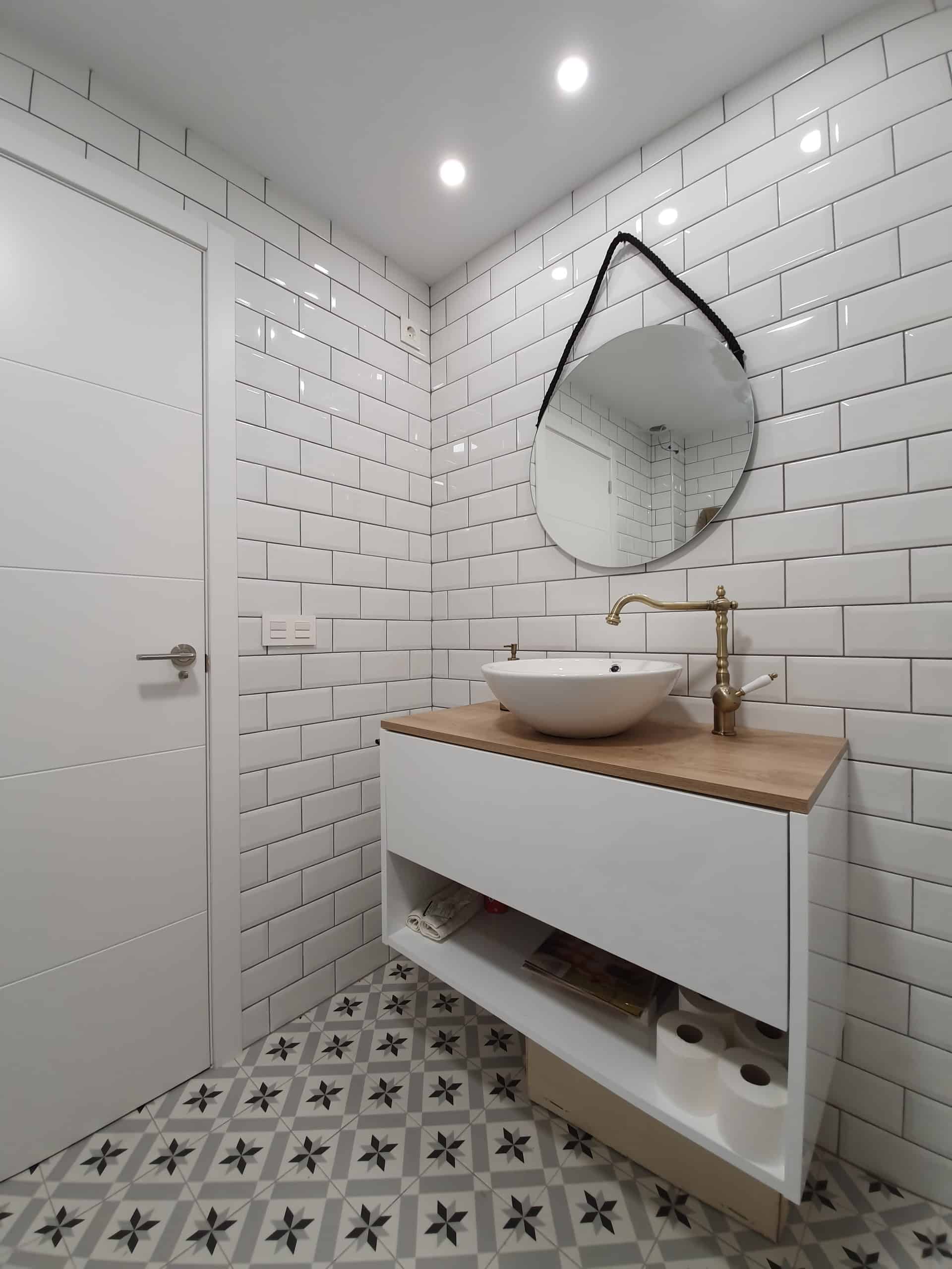 Small Bathroom Flooring Ideas That Will