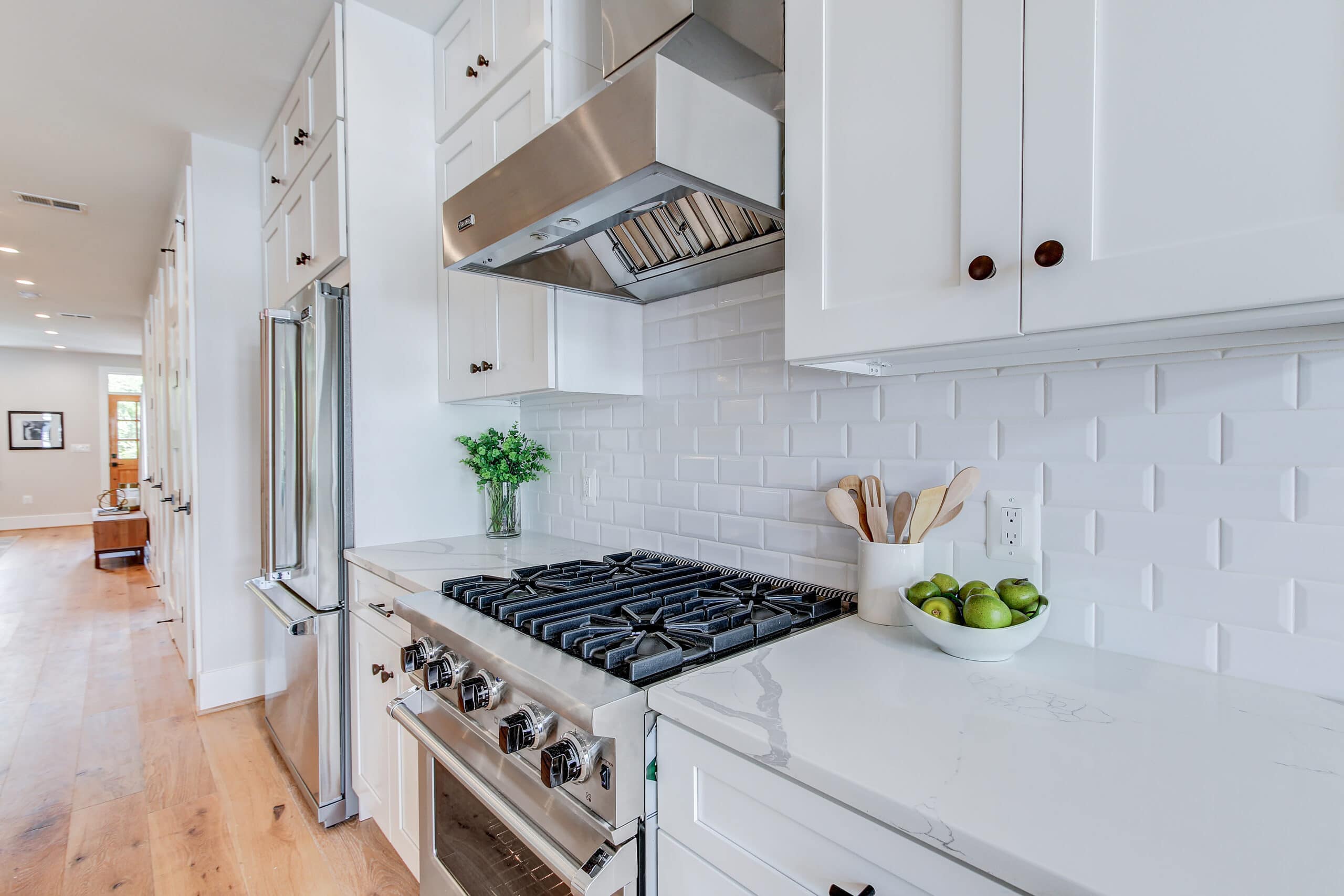 How to Pick a Backsplash to Match Your Countertops