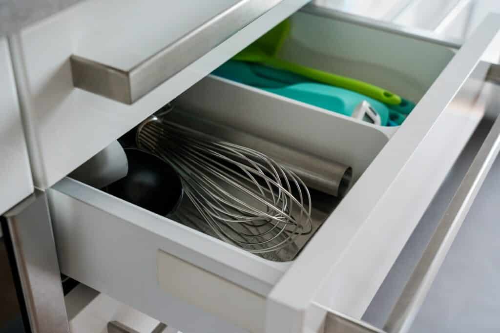 drawers essential features kitchen cabinetry