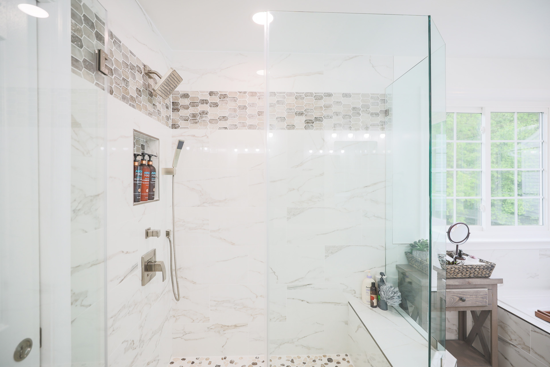 bathroom-marble-tiles
