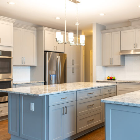 Stunning kitchens in Leesburg! Whether you love modern elegance or classic charm, these beautifully designed spaces are perfect for cooking, entertaining, and making memories. Explore Leesburg homes with dream kitchens today! #LeesburgHomes #KitchenDesign #DreamKitchen